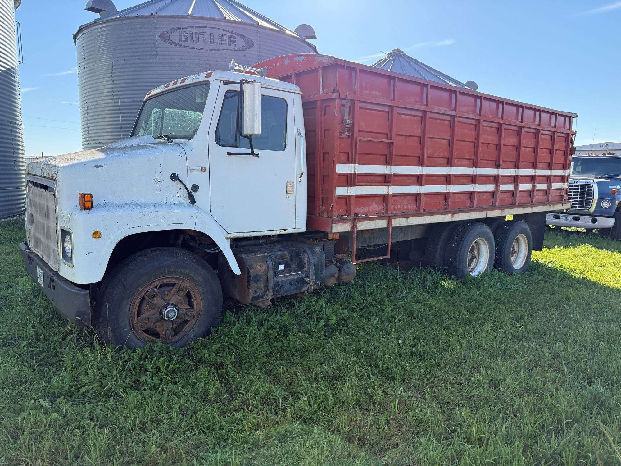 1979 International 2155 Equipment Image0