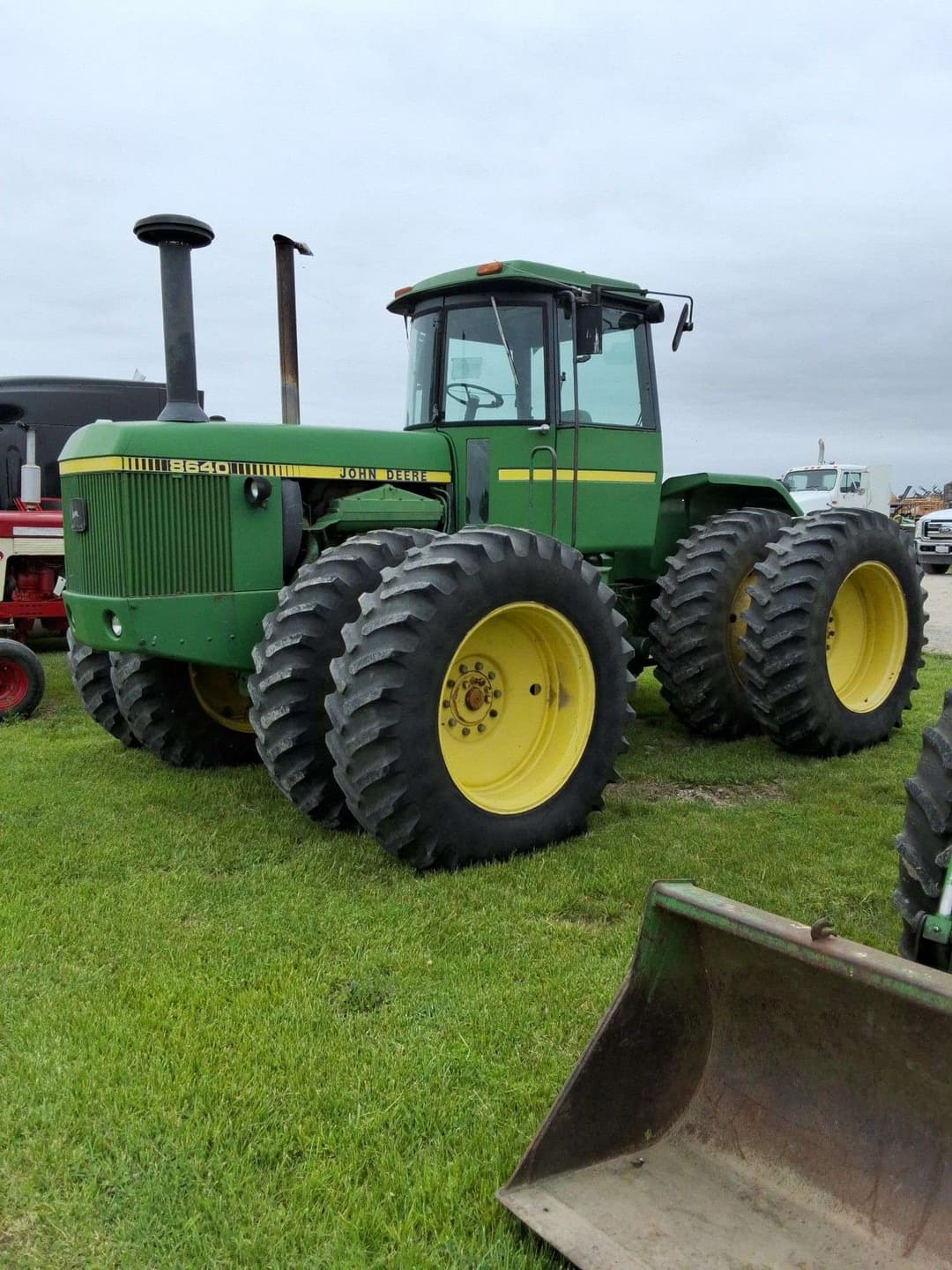 Image of John Deere 8640 Primary image