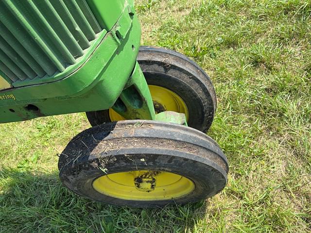 Image of John Deere 630 equipment image 3