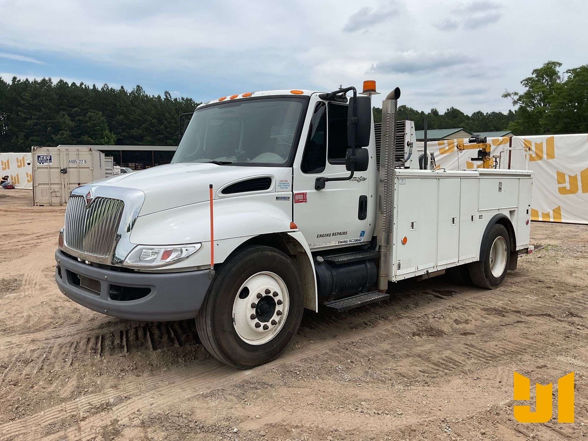 2010 International Durastar 4300 Equipment Image0