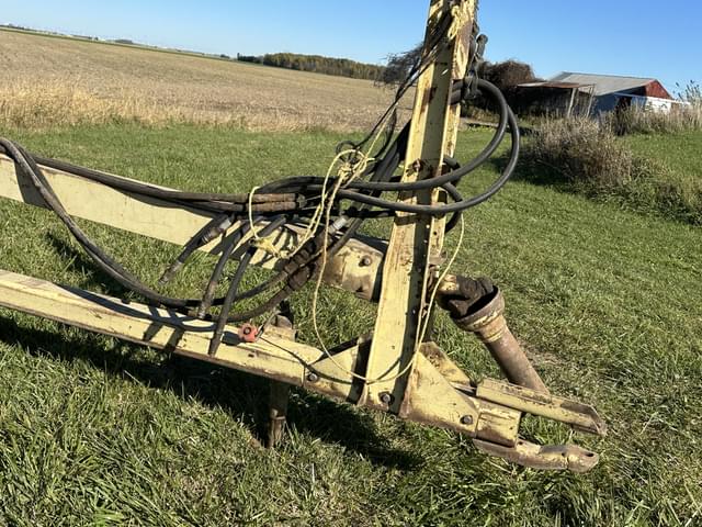 Image of Gehl CB600 equipment image 1