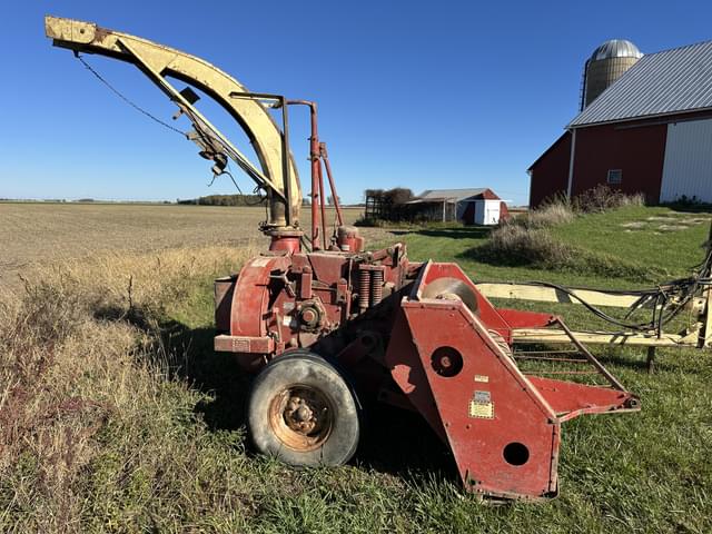 Image of Gehl CB600 equipment image 3