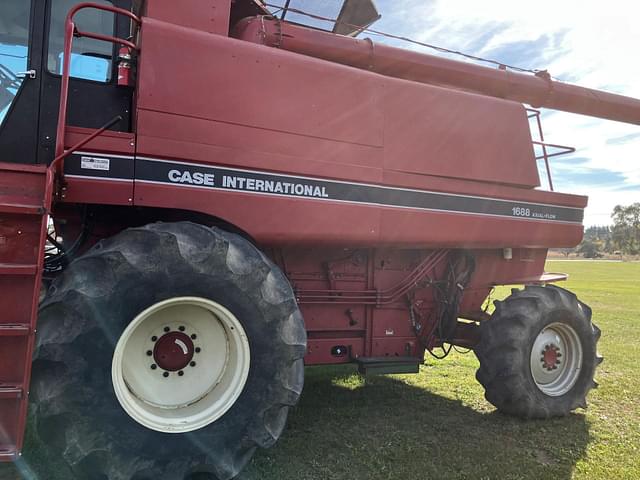 Image of Case IH 1688 equipment image 2