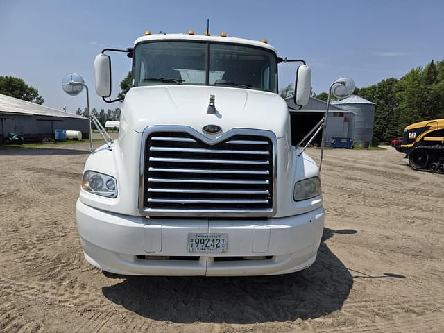 Image of Mack 600 equipment image 4