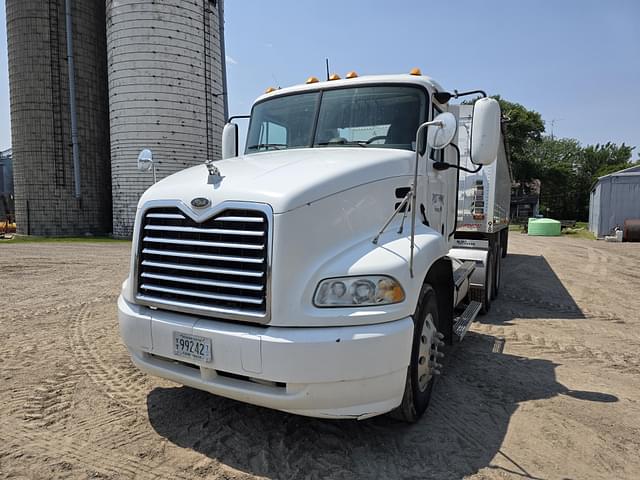 Image of Mack 600 equipment image 3
