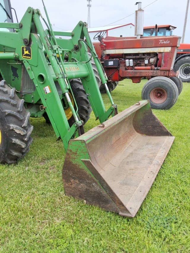 Image of John Deere 6400 equipment image 4