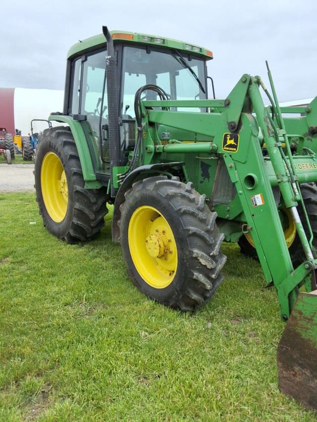 Image of John Deere 6400 equipment image 3