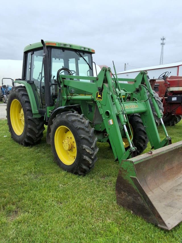 Image of John Deere 6400 equipment image 2