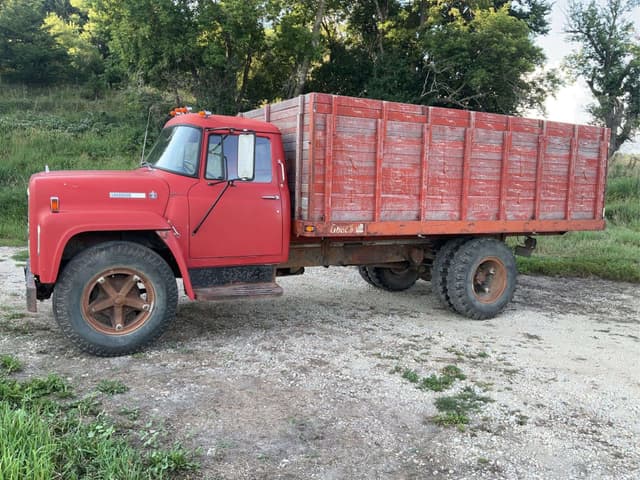 Image of International Loadstar 1600 equipment image 1