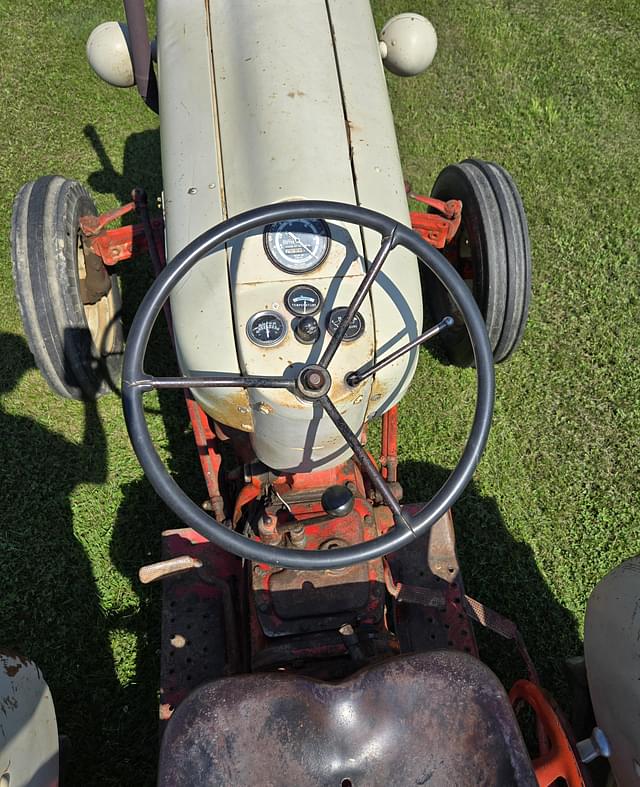 Image of Ford 851 equipment image 4