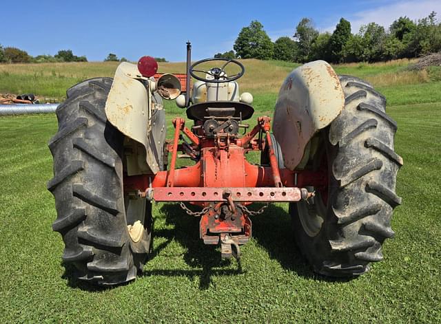 Image of Ford 851 equipment image 3