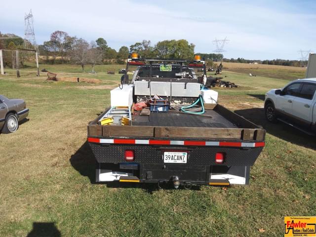 Image of Ford F-550 equipment image 4