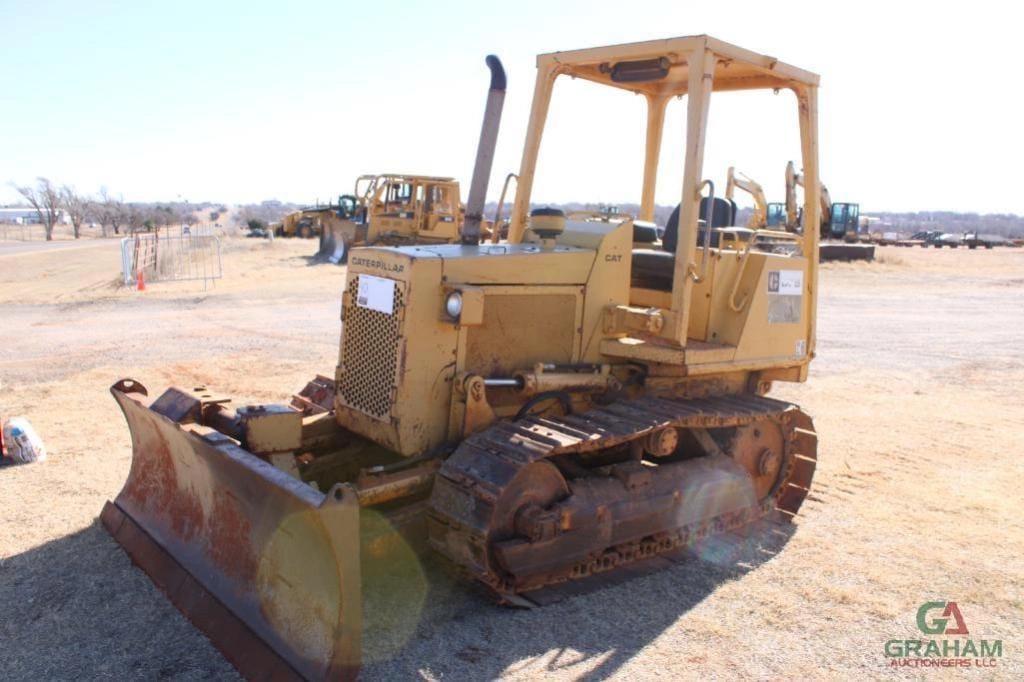 1980 Caterpillar D3B Equipment Image0