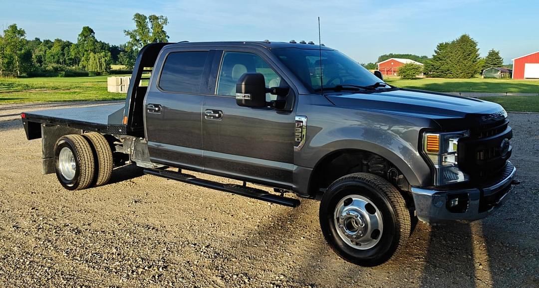 Image of Ford F-350 Primary image
