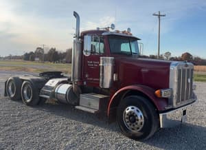 2001 Peterbilt 379 Image