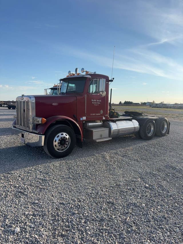 Image of Peterbilt 379 equipment image 1