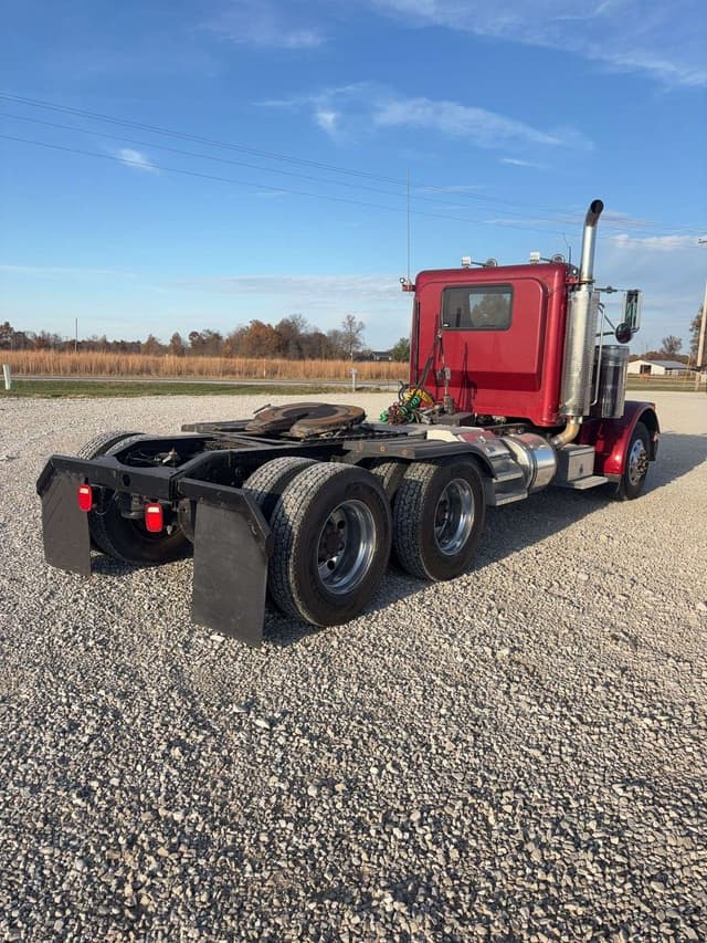 Image of Peterbilt 379 equipment image 2