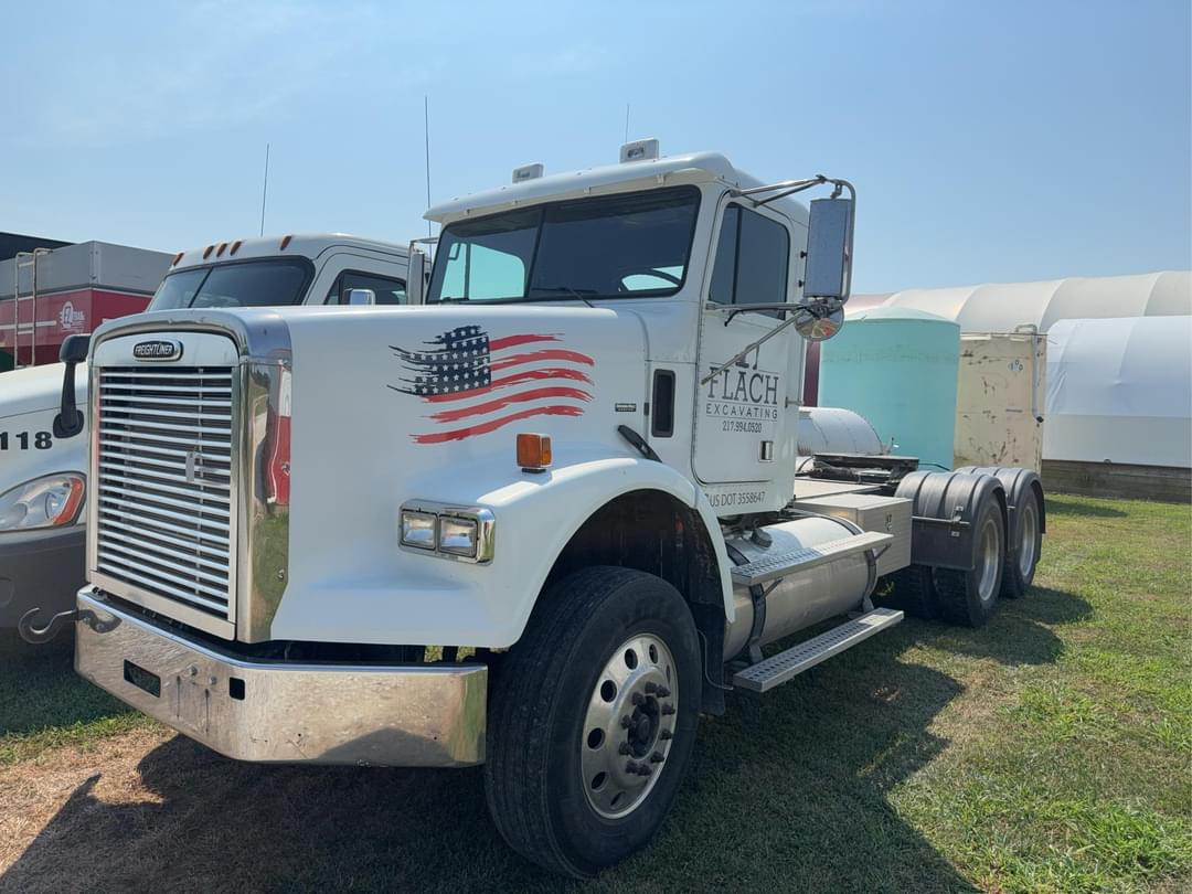 Image of Freightliner FLD120SD Primary image