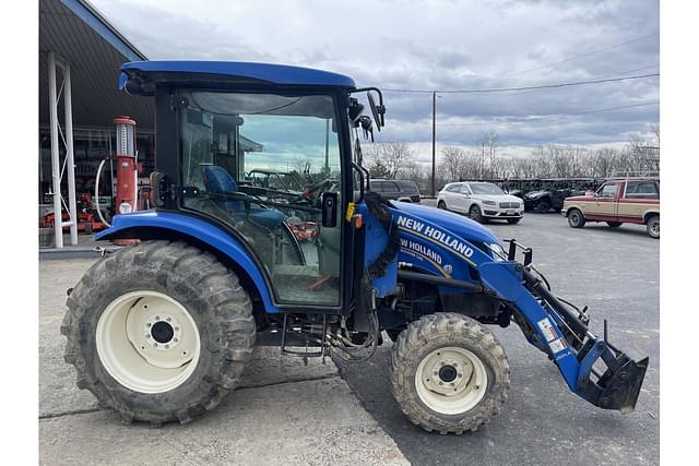 Image of New Holland Boomer 54D equipment image 3