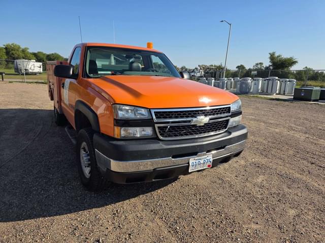 Image of Chevrolet 2500HD equipment image 4