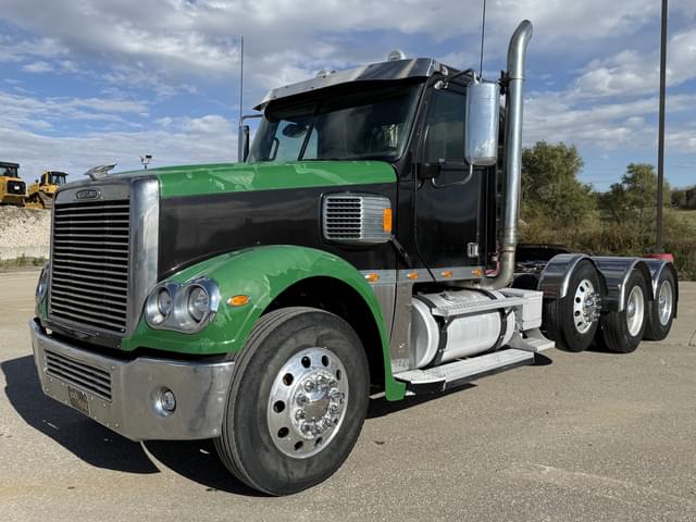 Image of Freightliner Coronado equipment image 1
