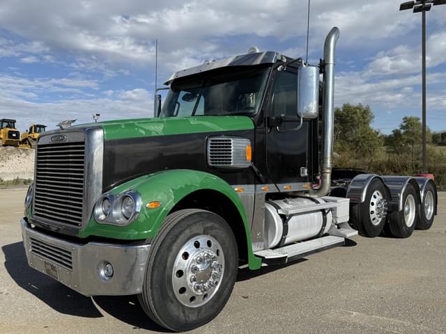 Image of Freightliner Coronado equipment image 2