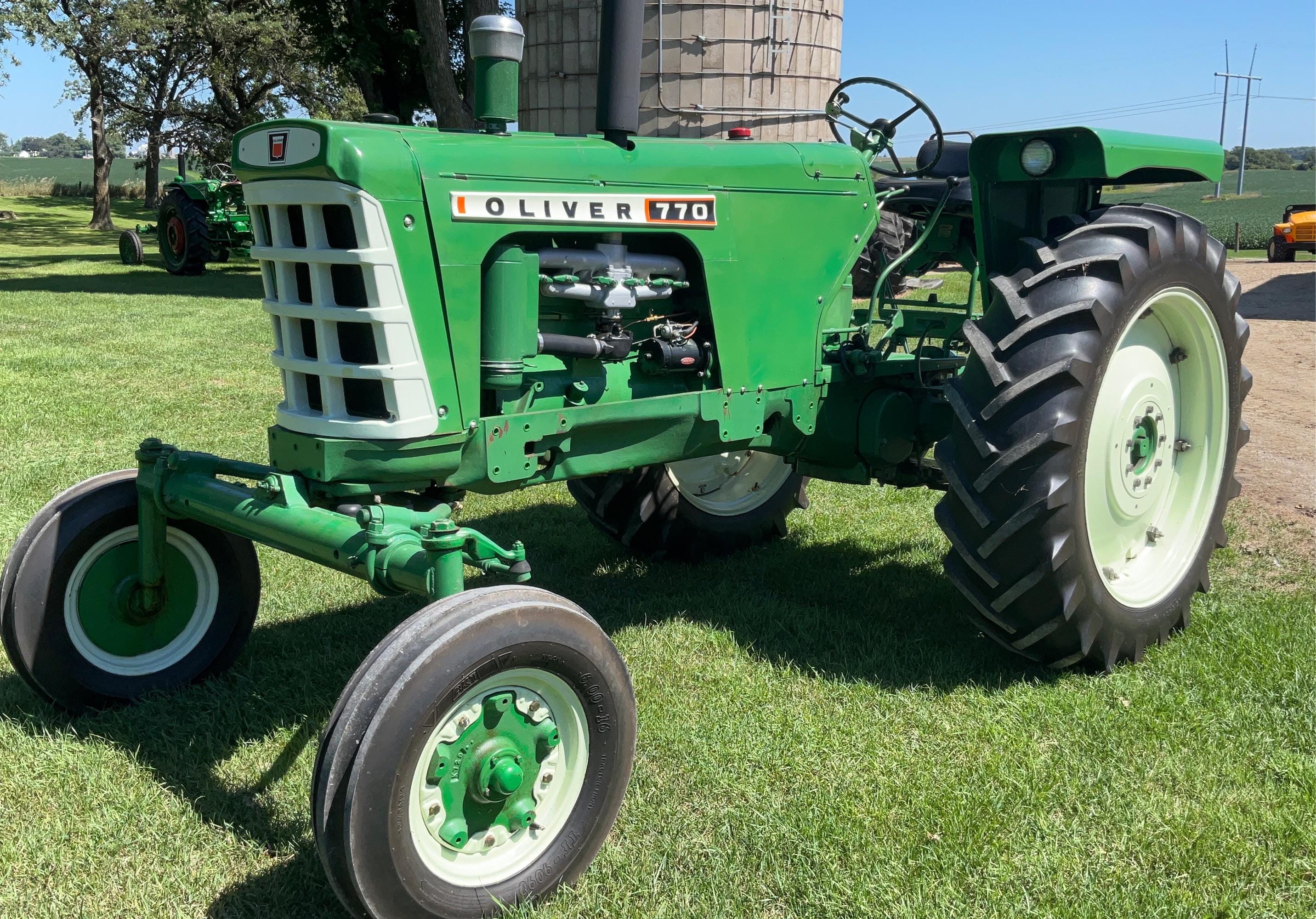 Main image Oliver 770