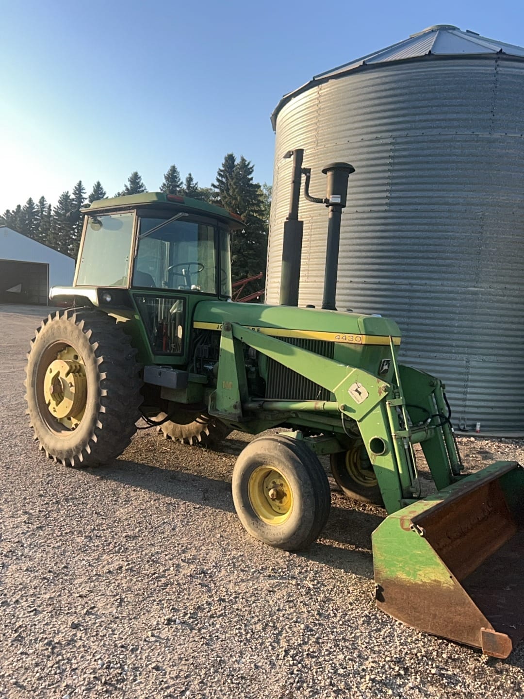 John Deere 4430 Equipment Image0