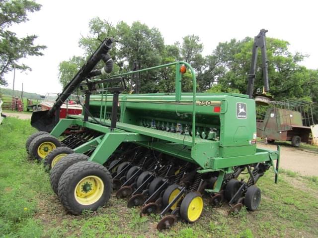 Image of John Deere 750 equipment image 4