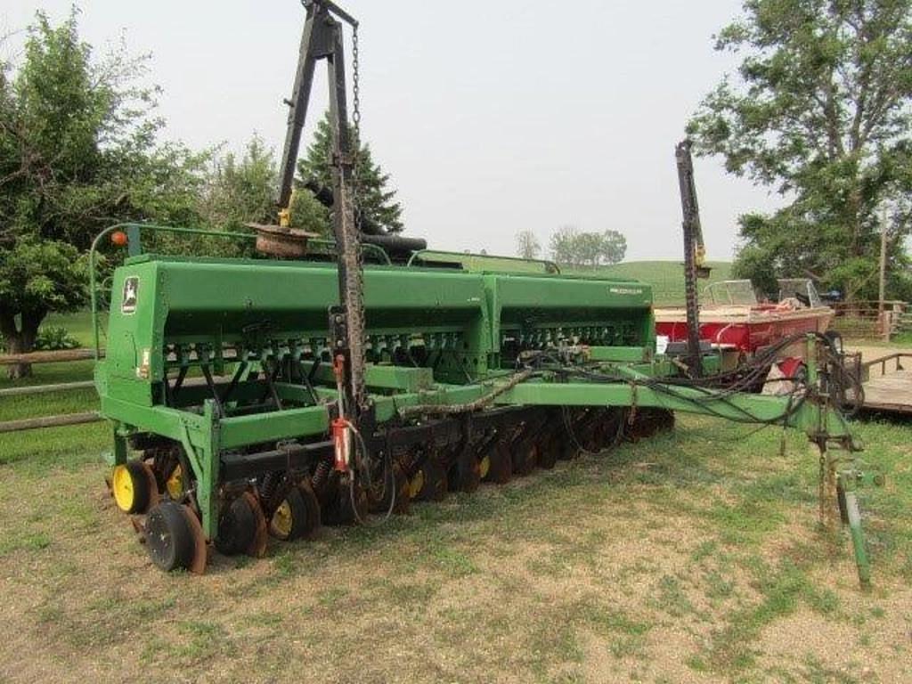Image of John Deere 750 Primary image