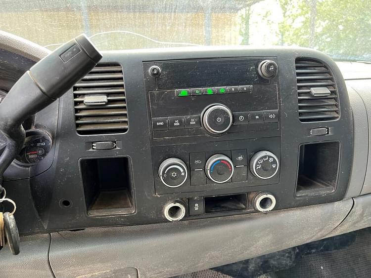 Main image Chevrolet Silverado 2