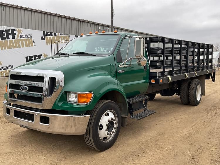 2005 Ford F-650 Equipment Image0