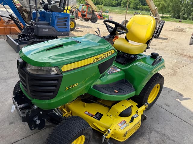Image of John Deere X730 equipment image 1