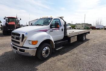2015 Ford F-650 Equipment Image0