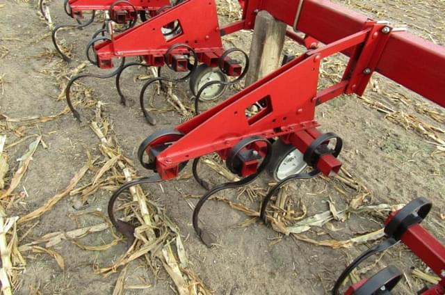 Image of Case IH 183 equipment image 4