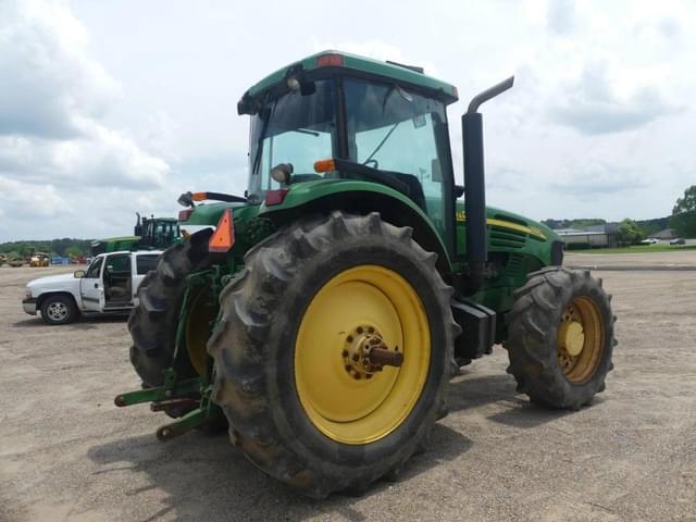 Image of John Deere 7920 equipment image 2