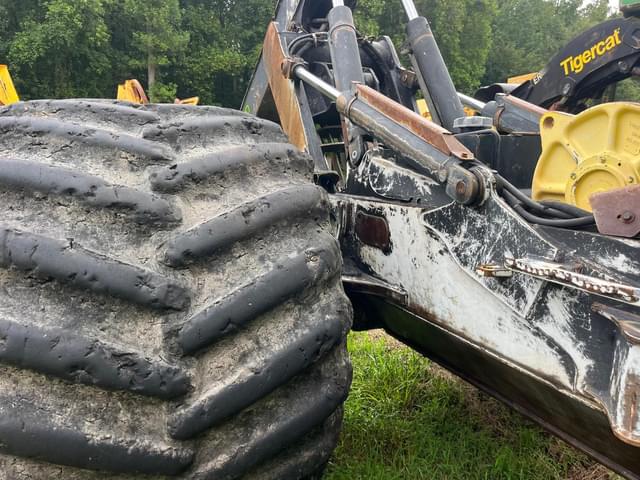 Image of John Deere 848H equipment image 4
