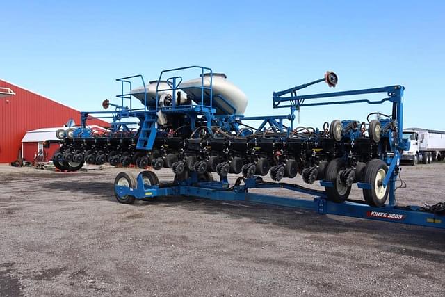 Image of Kinze 3605 equipment image 2