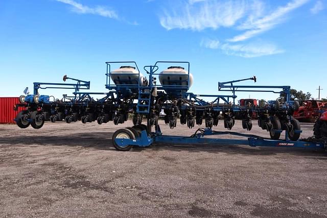 Image of Kinze 3605 equipment image 3