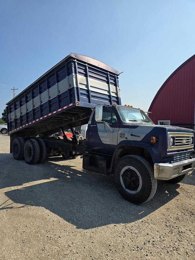 Image of Chevrolet C65 equipment image 1