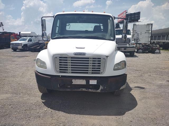 Image of Freightliner M2 equipment image 1