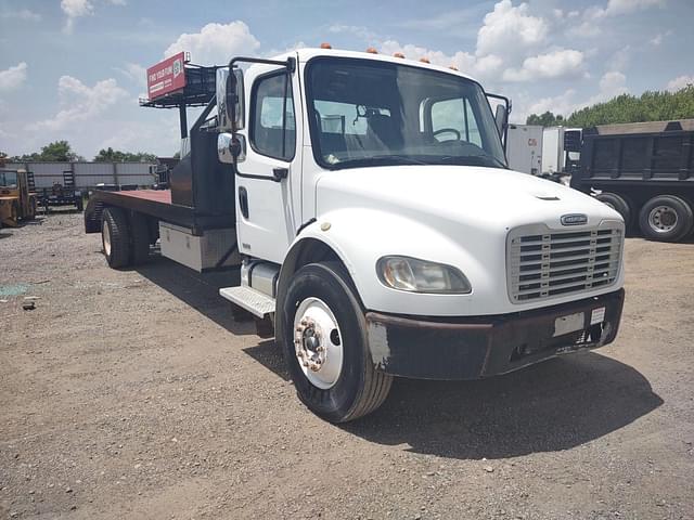 Image of Freightliner M2 equipment image 2