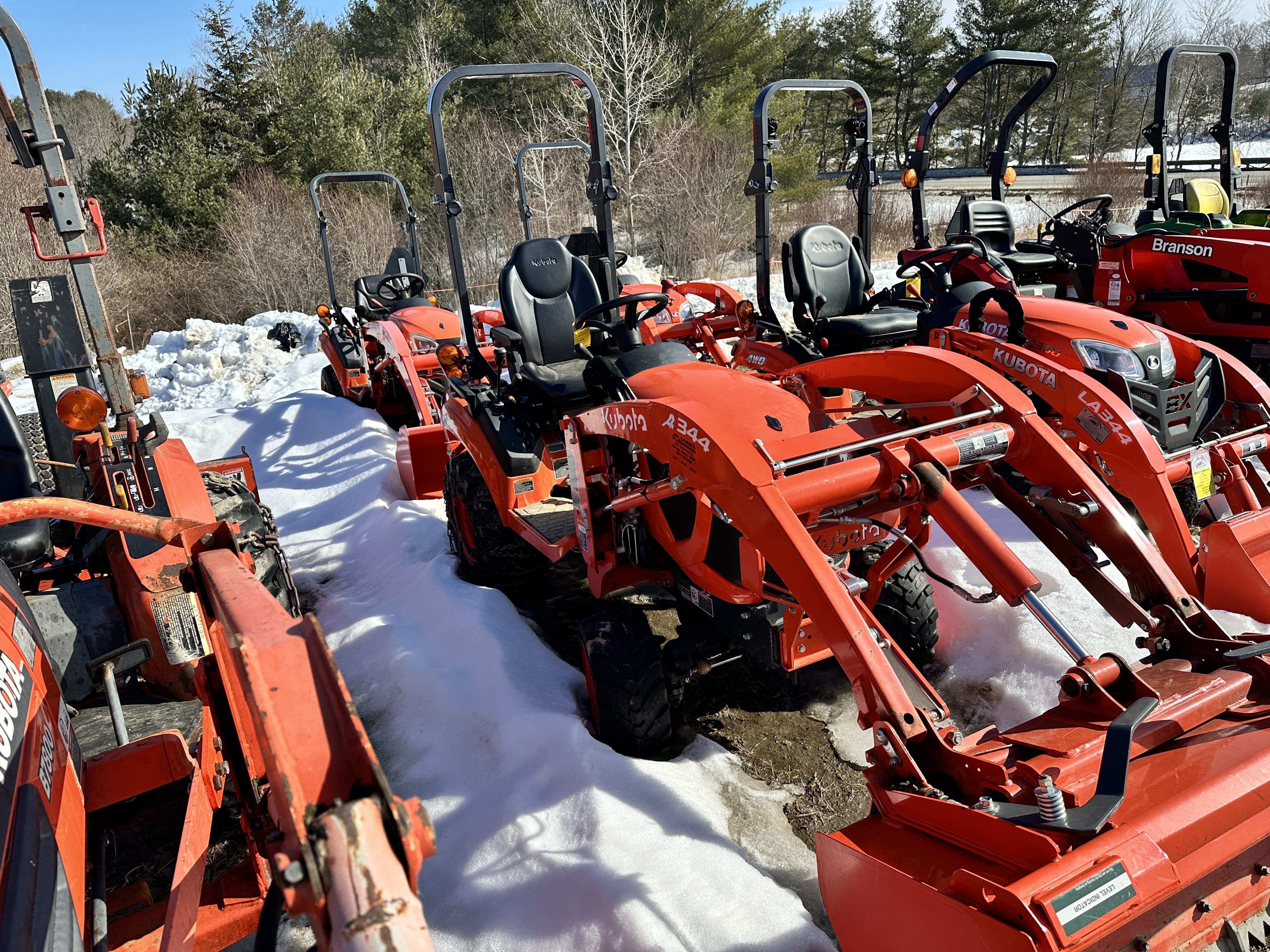 2021 Kubota BX2380 Equipment Image0