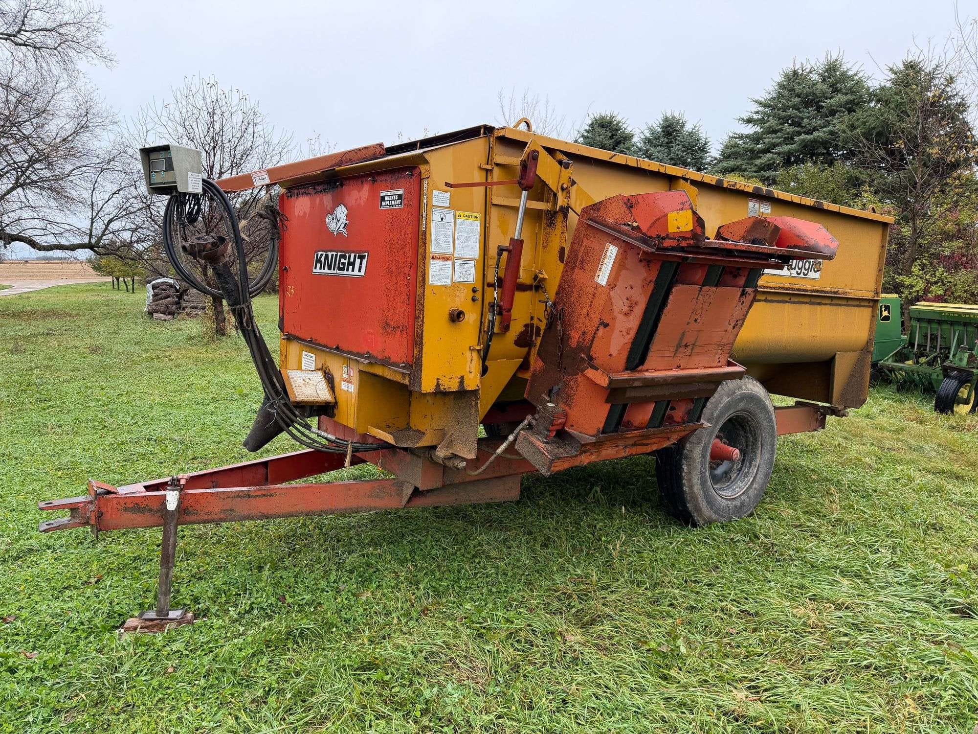 Knight 3300 Equipment Image0