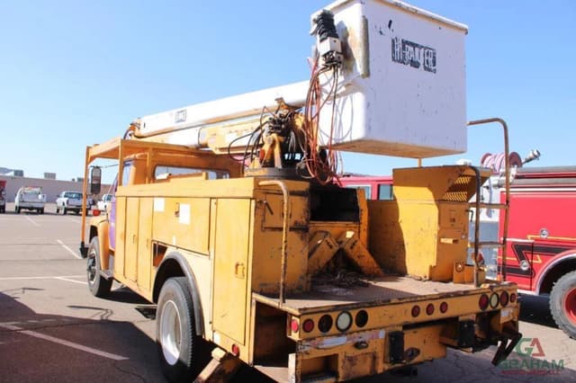 Image of International S1900 equipment image 3