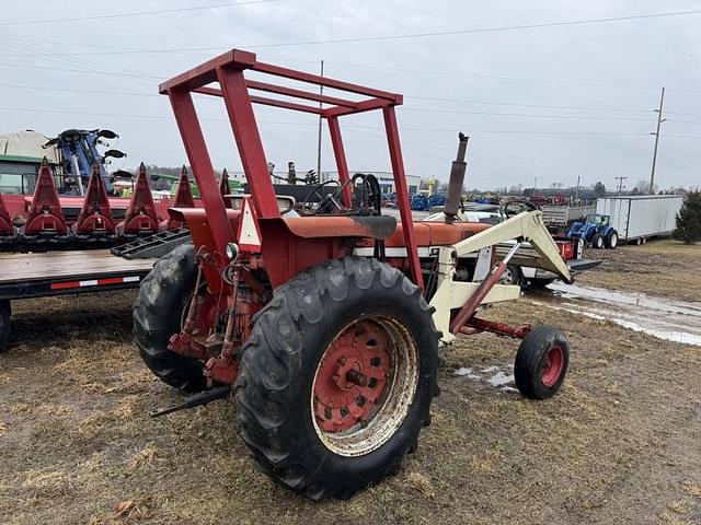 Image of Farmall 706 equipment image 3