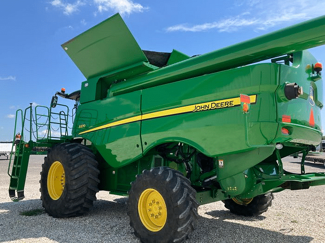 Image of John Deere S670 equipment image 3