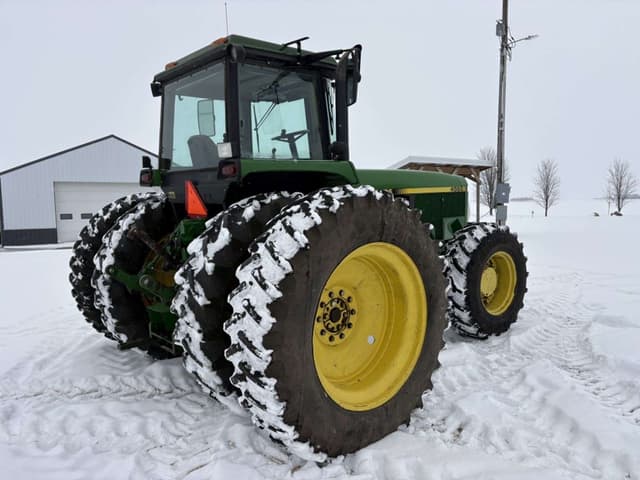 Image of John Deere 4560 equipment image 4