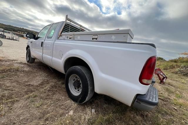Image of Ford F-250 equipment image 3