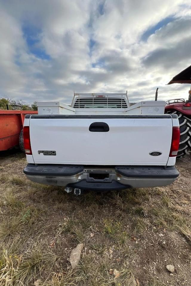 Image of Ford F-250 equipment image 4